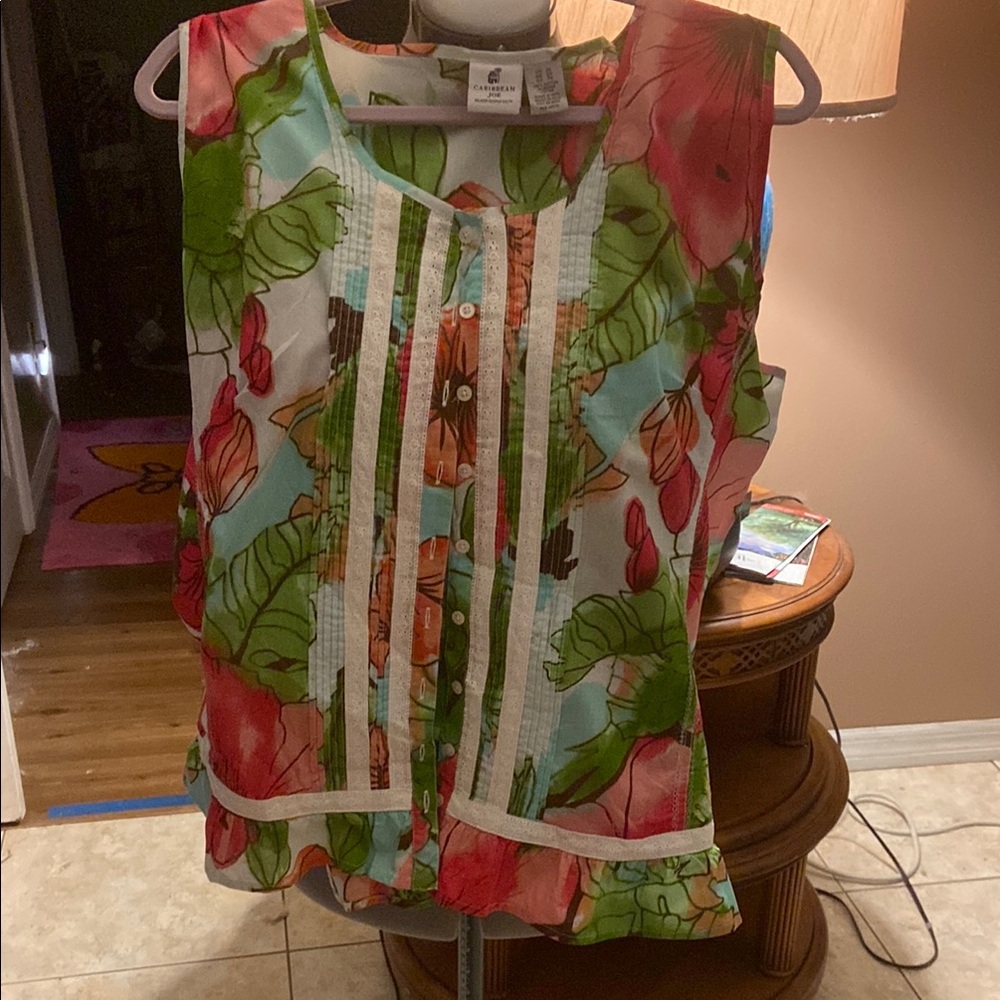 Caribbean Joe Red and Green Sleeveless Ruffled Blouses